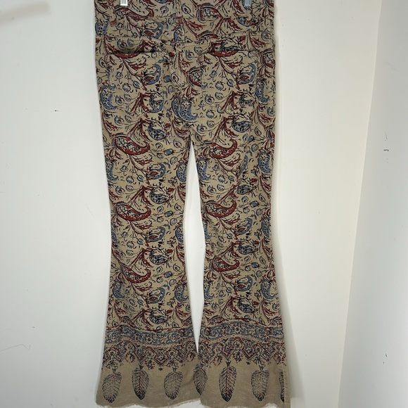 FREE PEOPLE New Delhi Border Paisley Print Flare Corduroy Jeans Size 28 - Picture 6 of 16